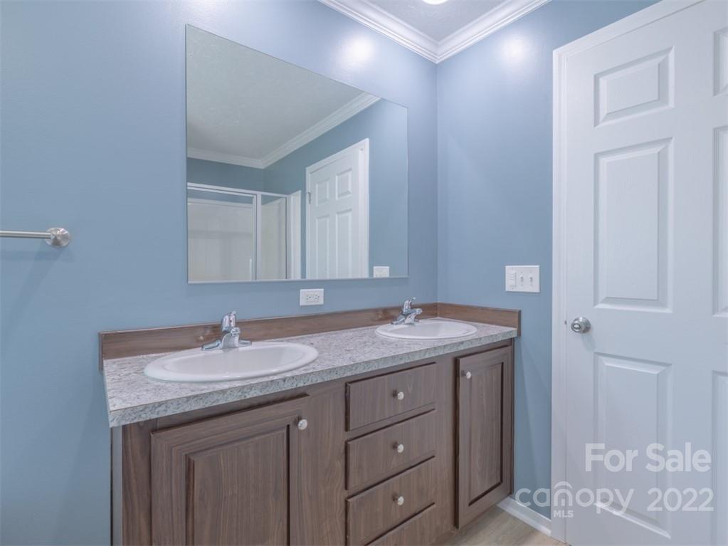 7 Wade Drive Candler NC 28715