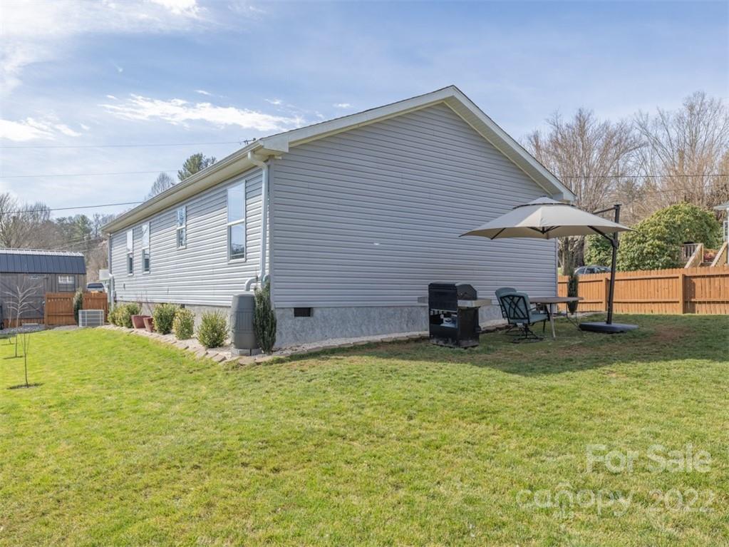 7 Wade Drive Candler NC 28715