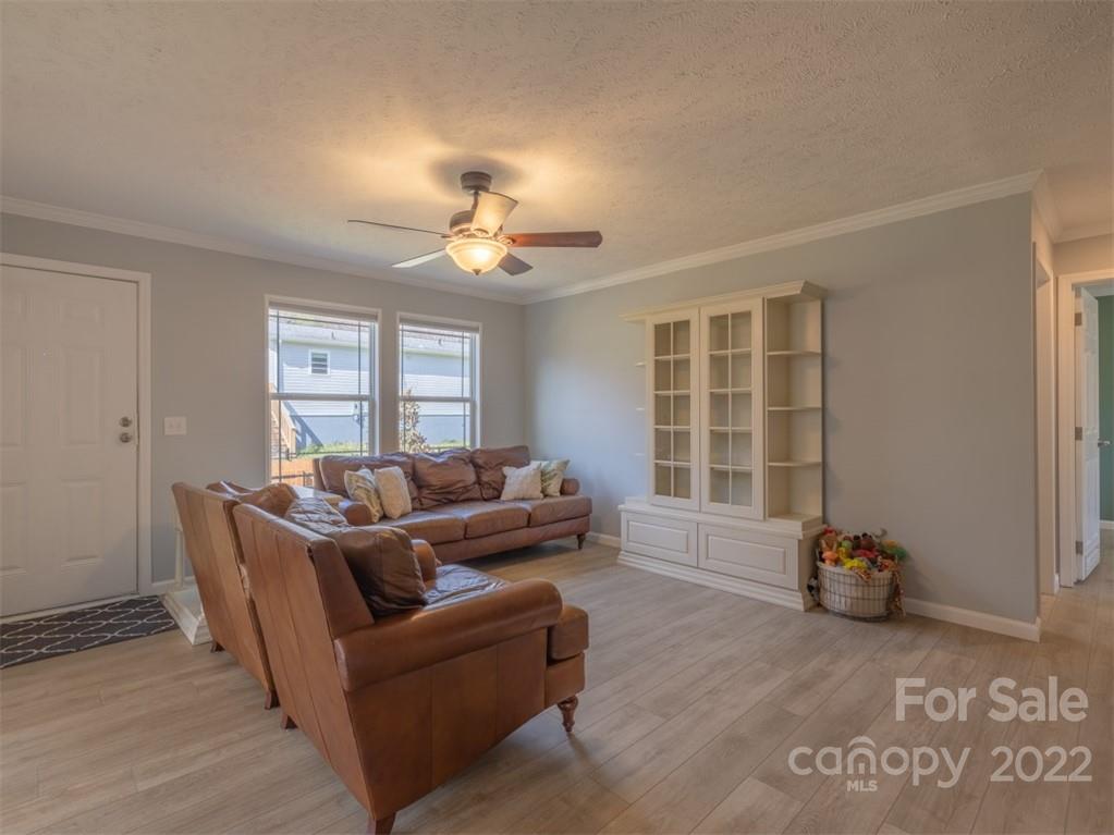 7 Wade Drive Candler NC 28715