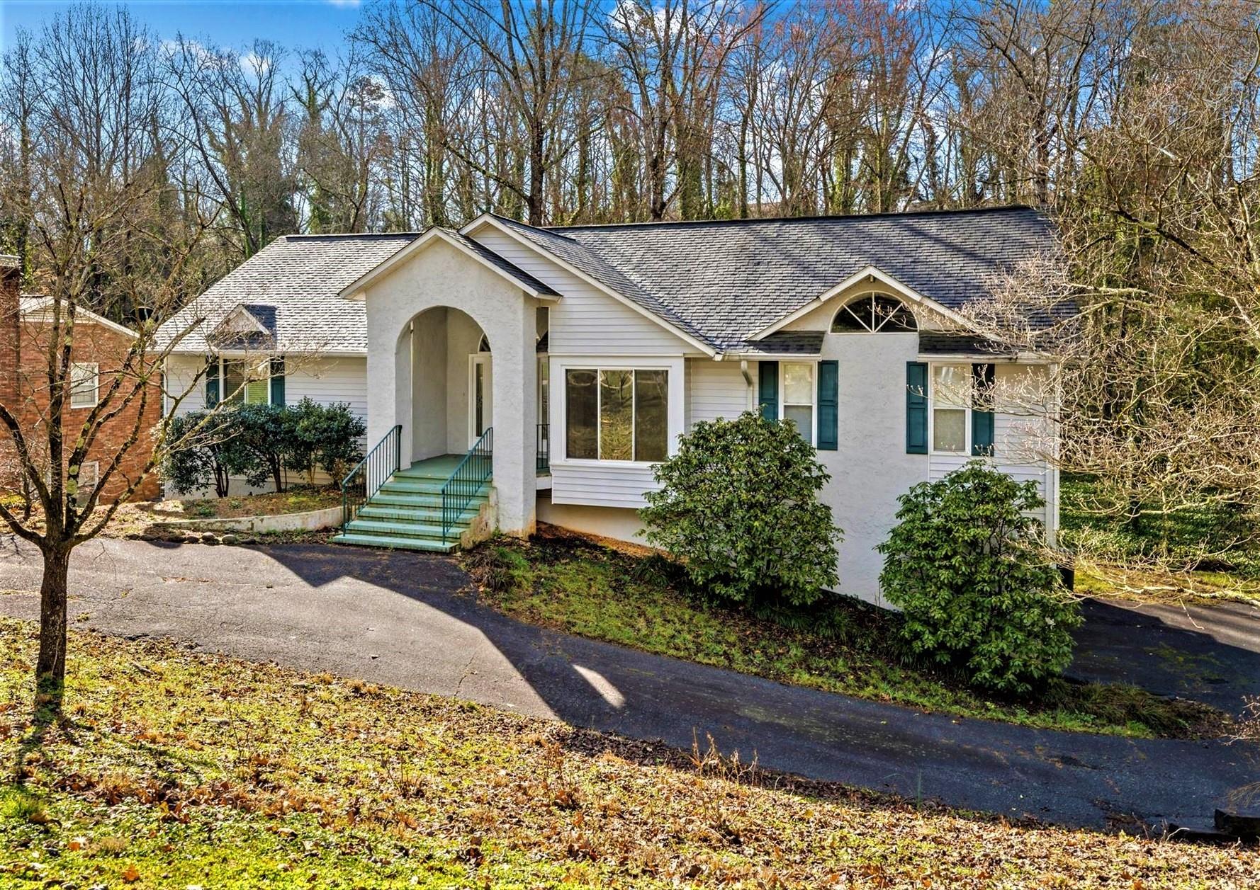 1067 18th Avenue NW Hickory NC 28601
