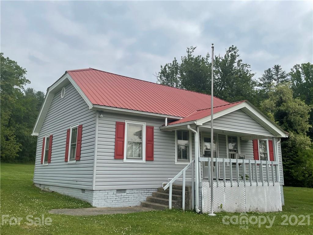823 Old Hendersonville Highway Brevard NC 28712