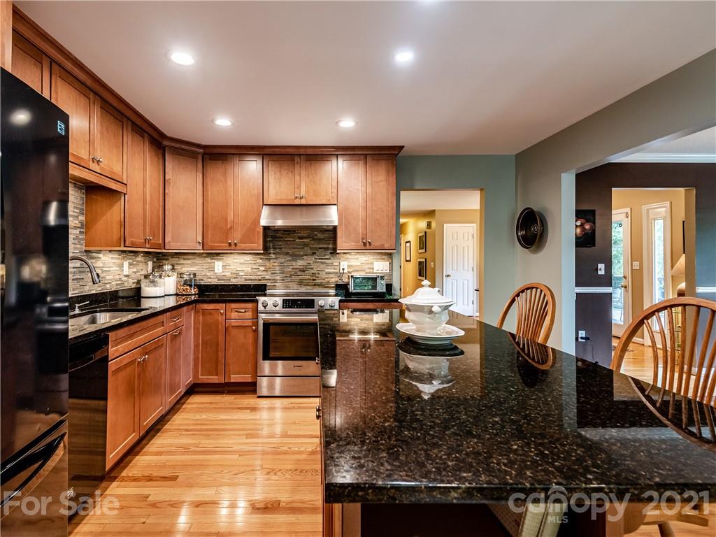 25 Lynnette Drive Fairview NC 28730