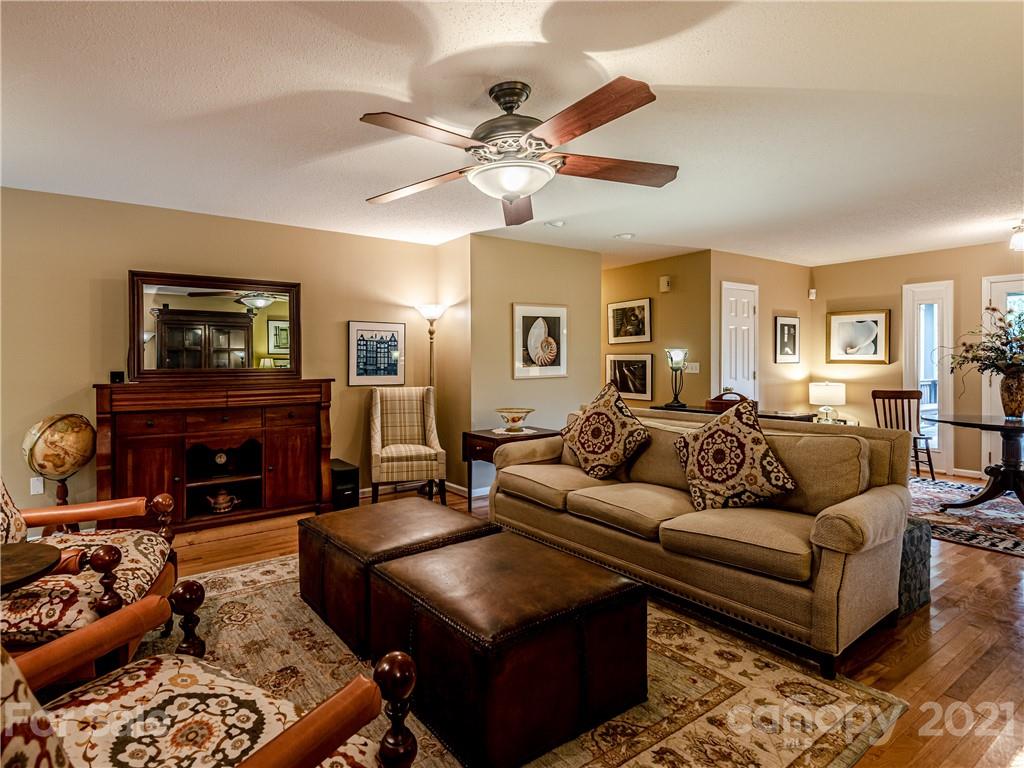 25 Lynnette Drive Fairview NC 28730