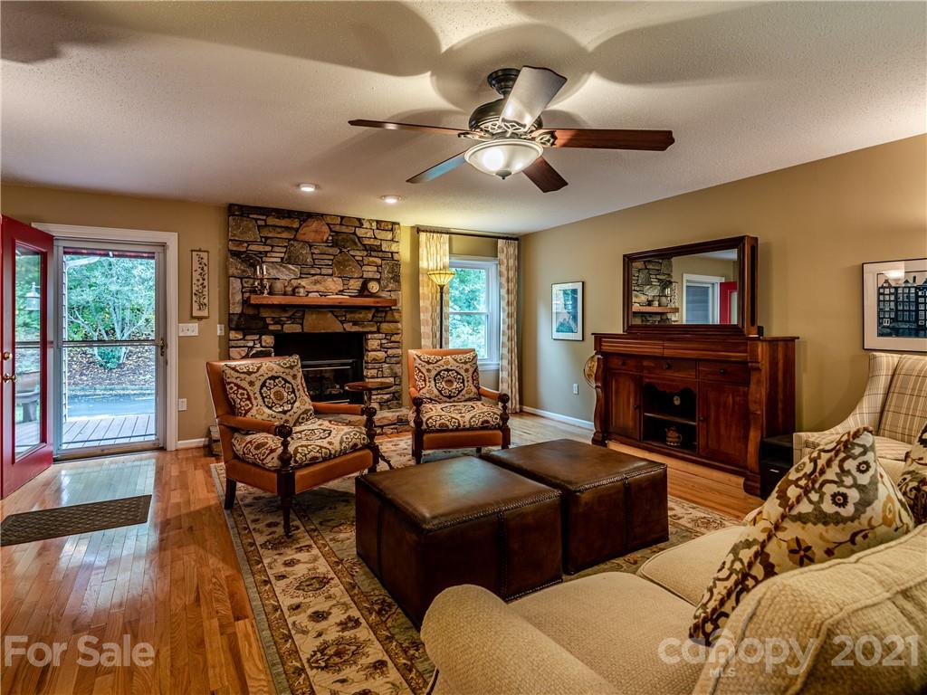25 Lynnette Drive Fairview NC 28730
