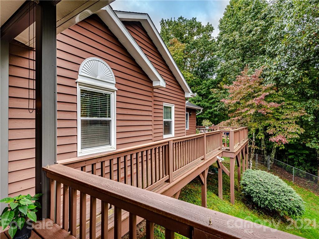 25 Lynnette Drive Fairview NC 28730