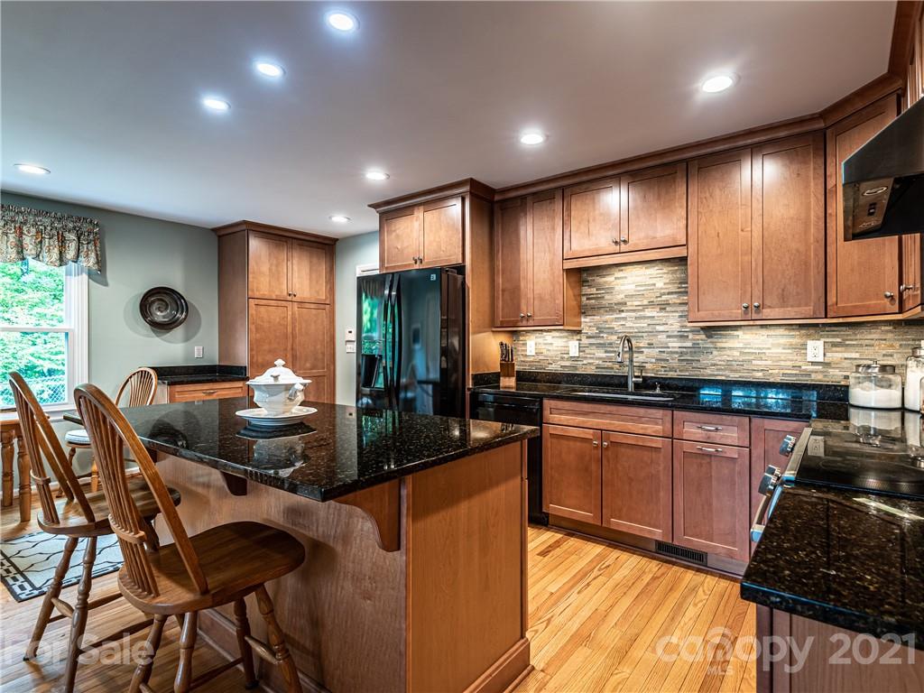 25 Lynnette Drive Fairview NC 28730