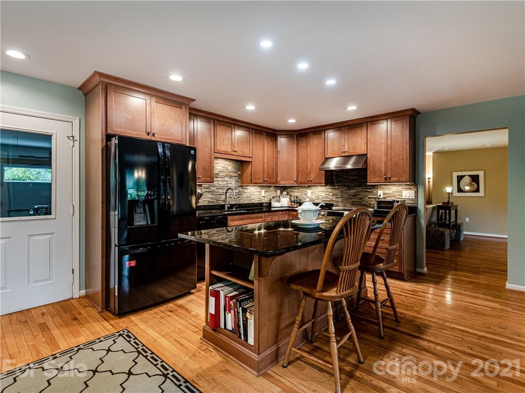 25 Lynnette Drive Fairview NC 28730