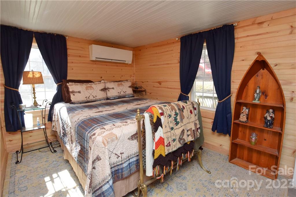 1742 Pigeon Roost Road Green Mountain NC 28740