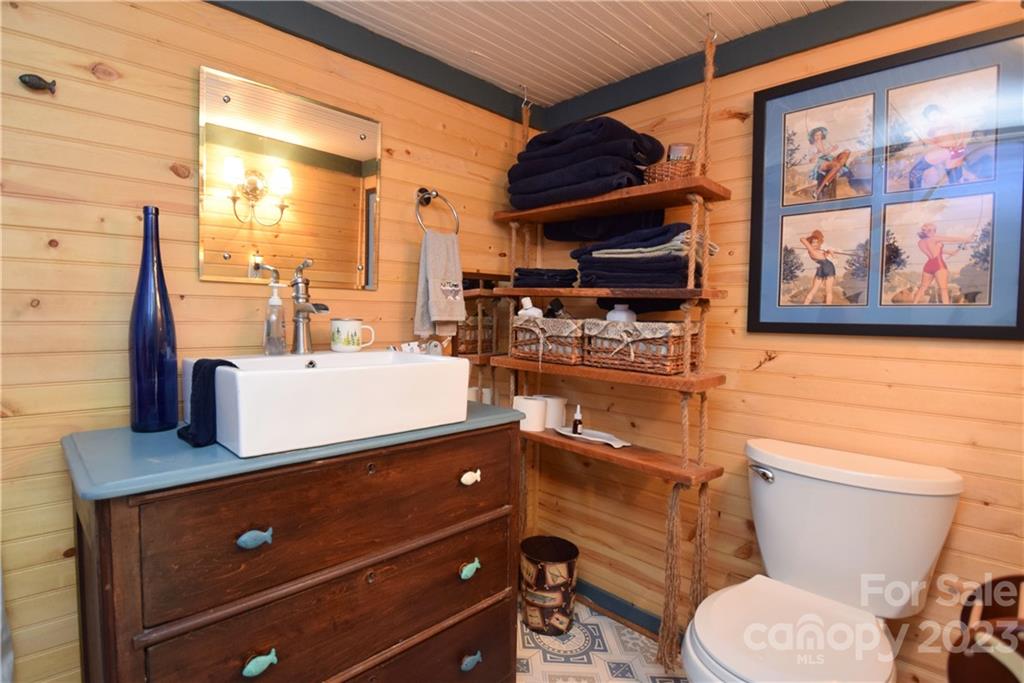 1742 Pigeon Roost Road Green Mountain NC 28740