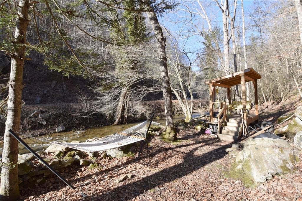 1742 Pigeon Roost Road Green Mountain NC 28740