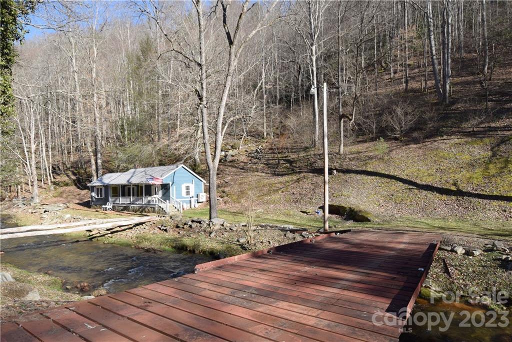 1742 Pigeon Roost Road Green Mountain NC 28740