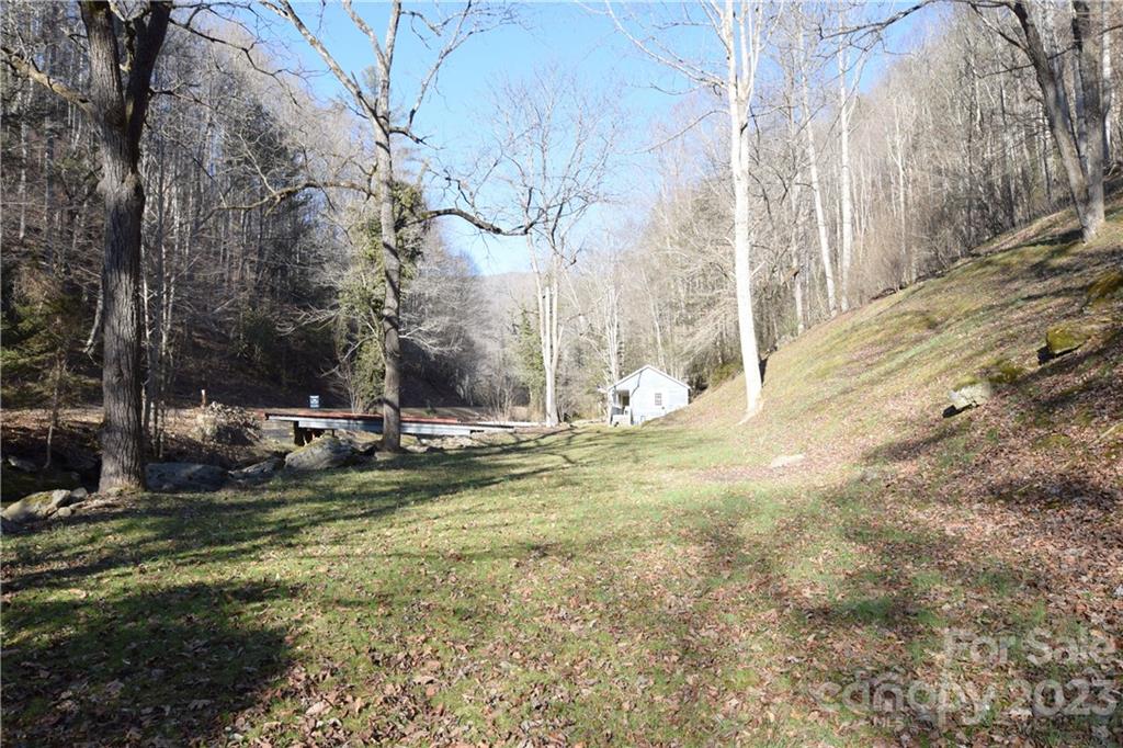 1742 Pigeon Roost Road Green Mountain NC 28740
