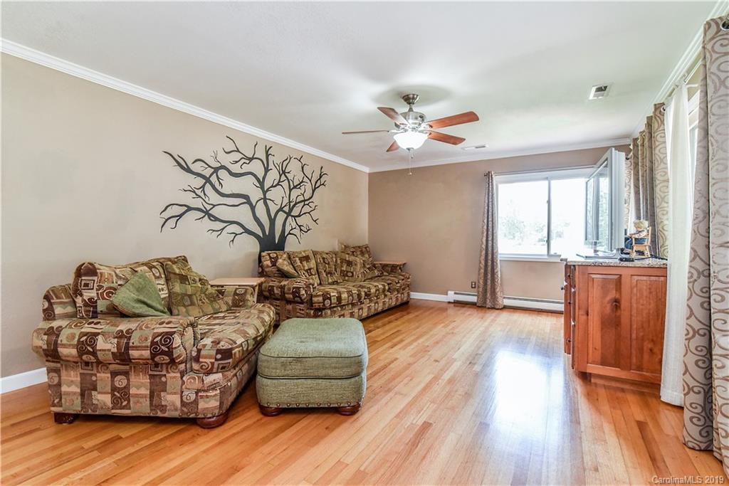 22 Pinnacle View Road Asheville NC 28803
