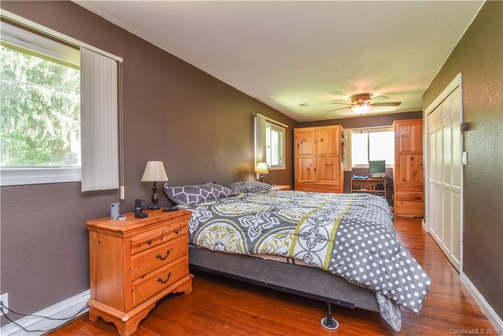 22 Pinnacle View Road Asheville NC 28803
