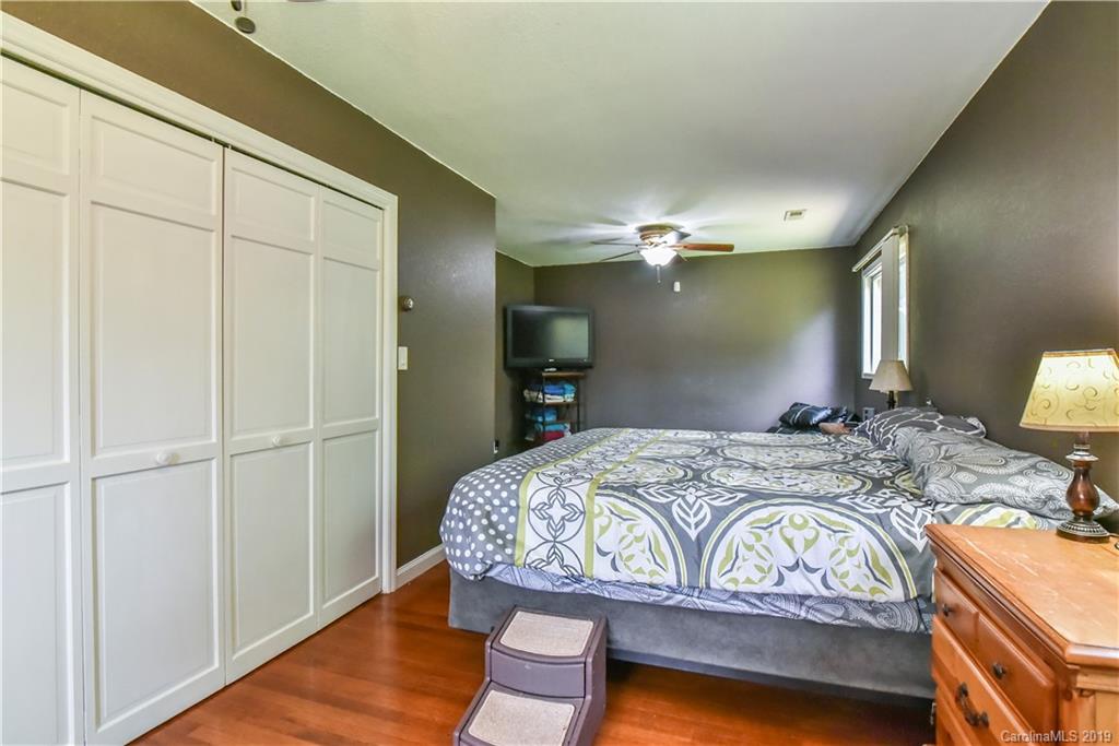 22 Pinnacle View Road Asheville NC 28803