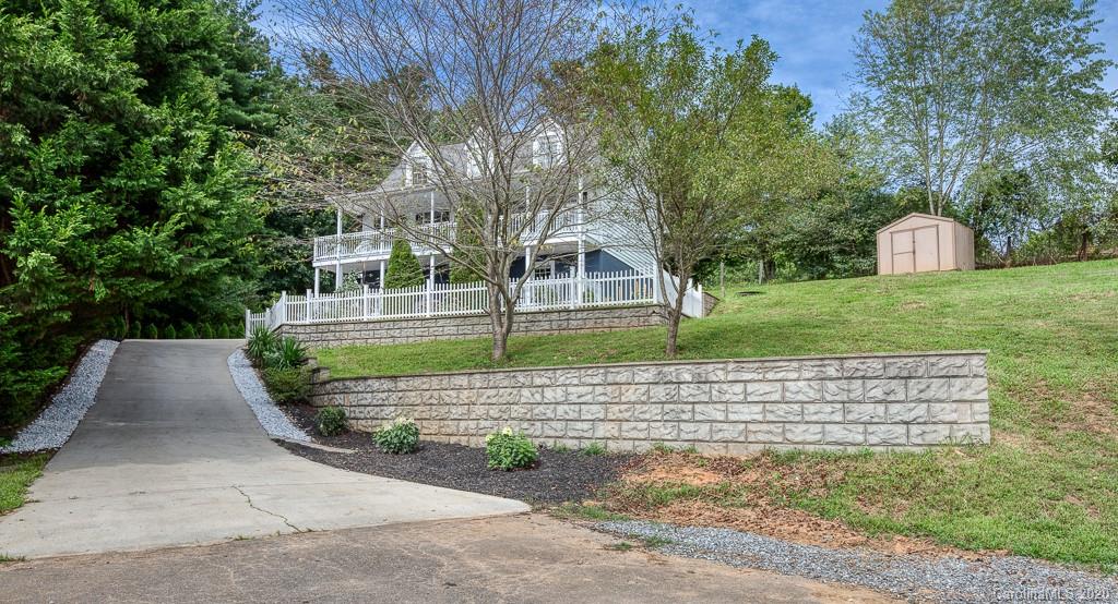 39 New Liberty Road Leicester NC 28748
