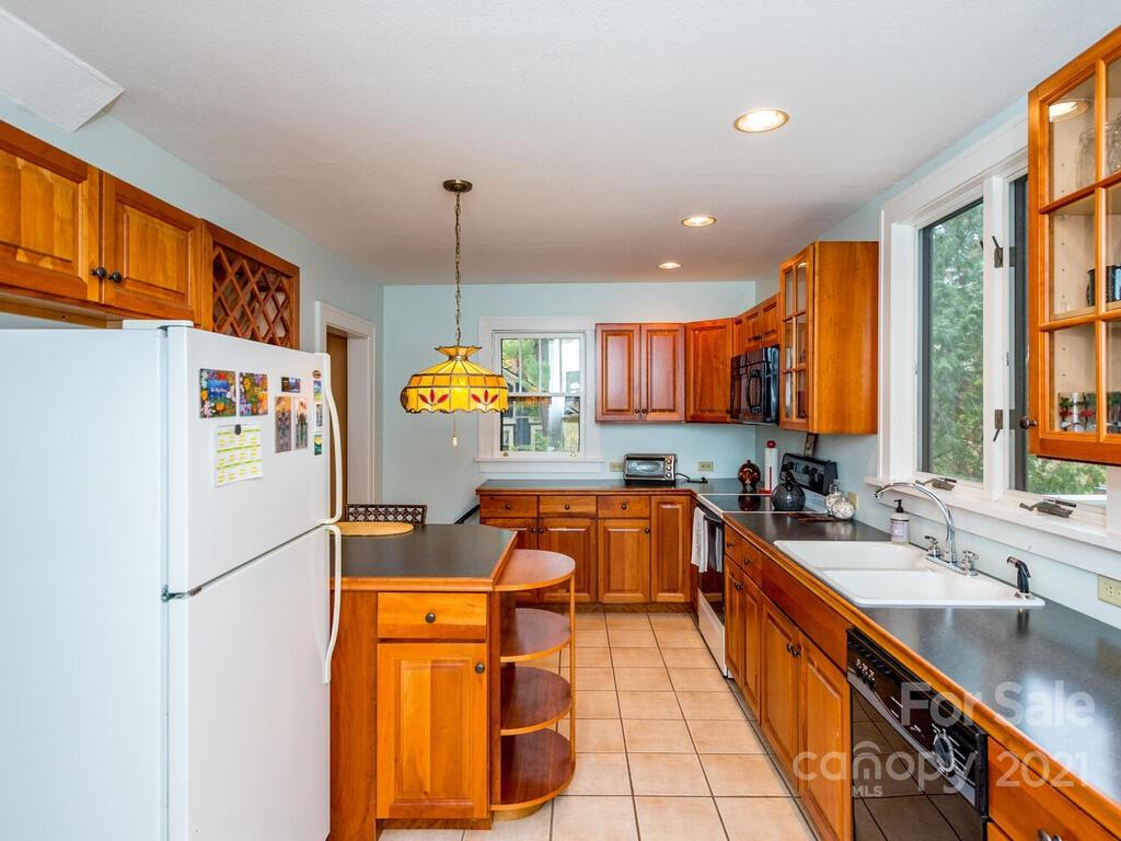 67 Cumberland Circle Asheville NC 28801