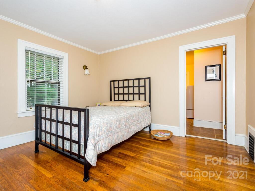 67 Cumberland Circle Asheville NC 28801