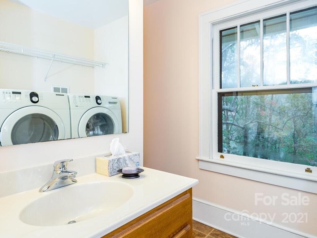 67 Cumberland Circle Asheville NC 28801