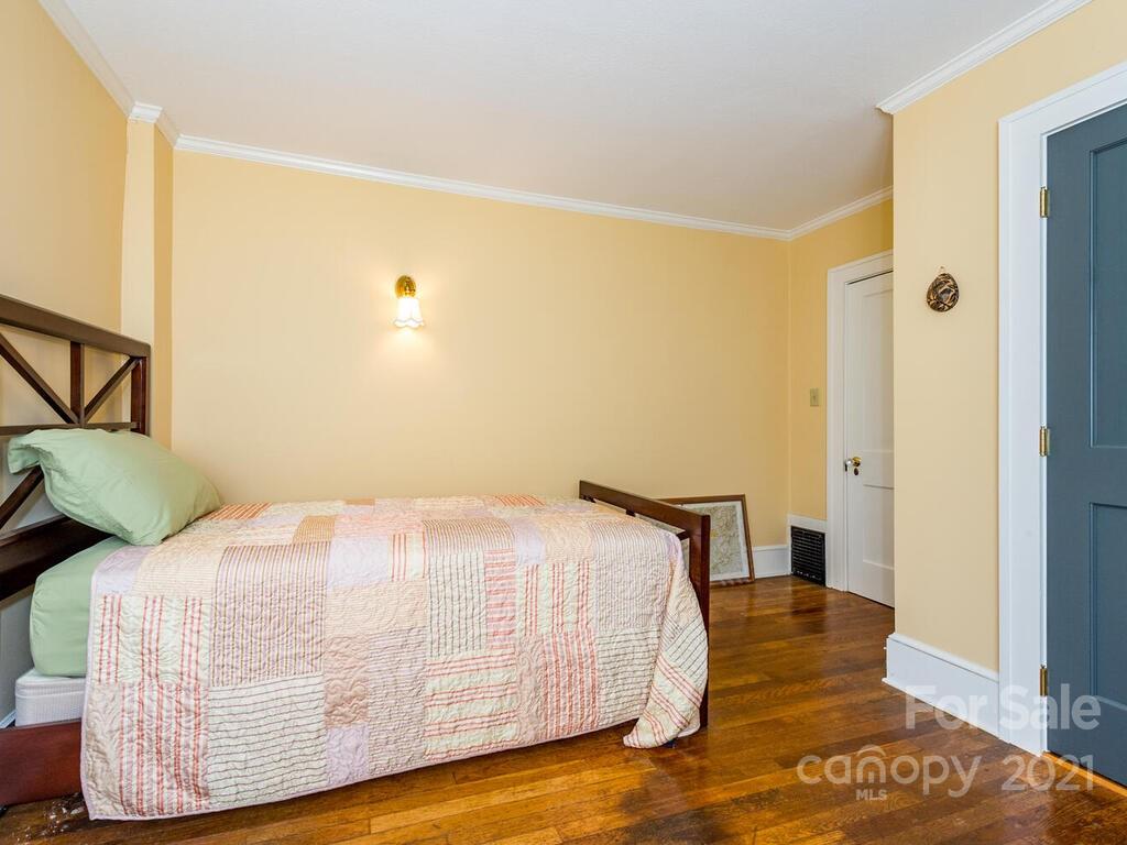 67 Cumberland Circle Asheville NC 28801