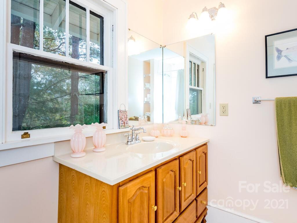 67 Cumberland Circle Asheville NC 28801
