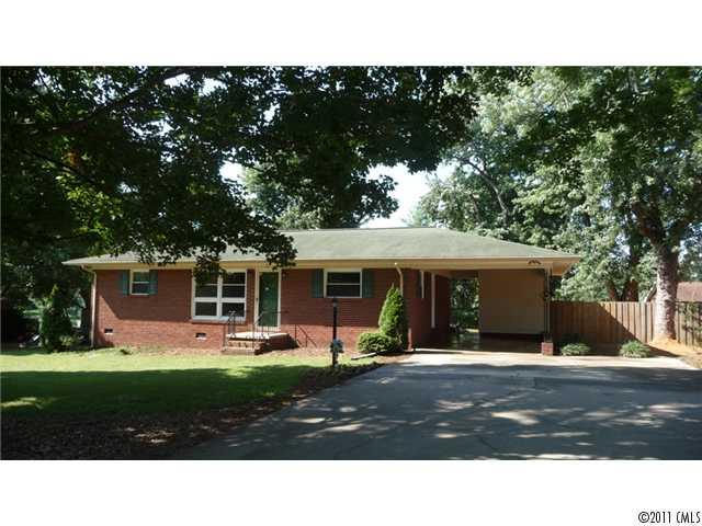 1804 Country Club Road Lincolnton NC 28092