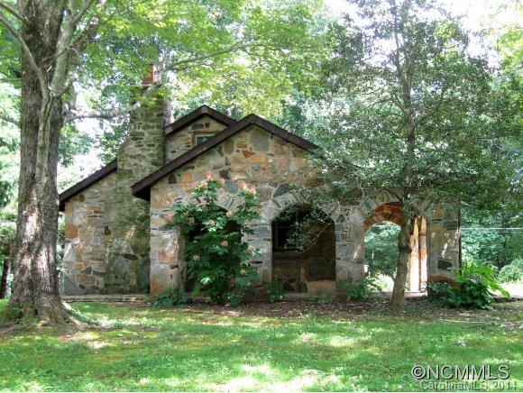 35 Homestead Lane Saluda NC 28773