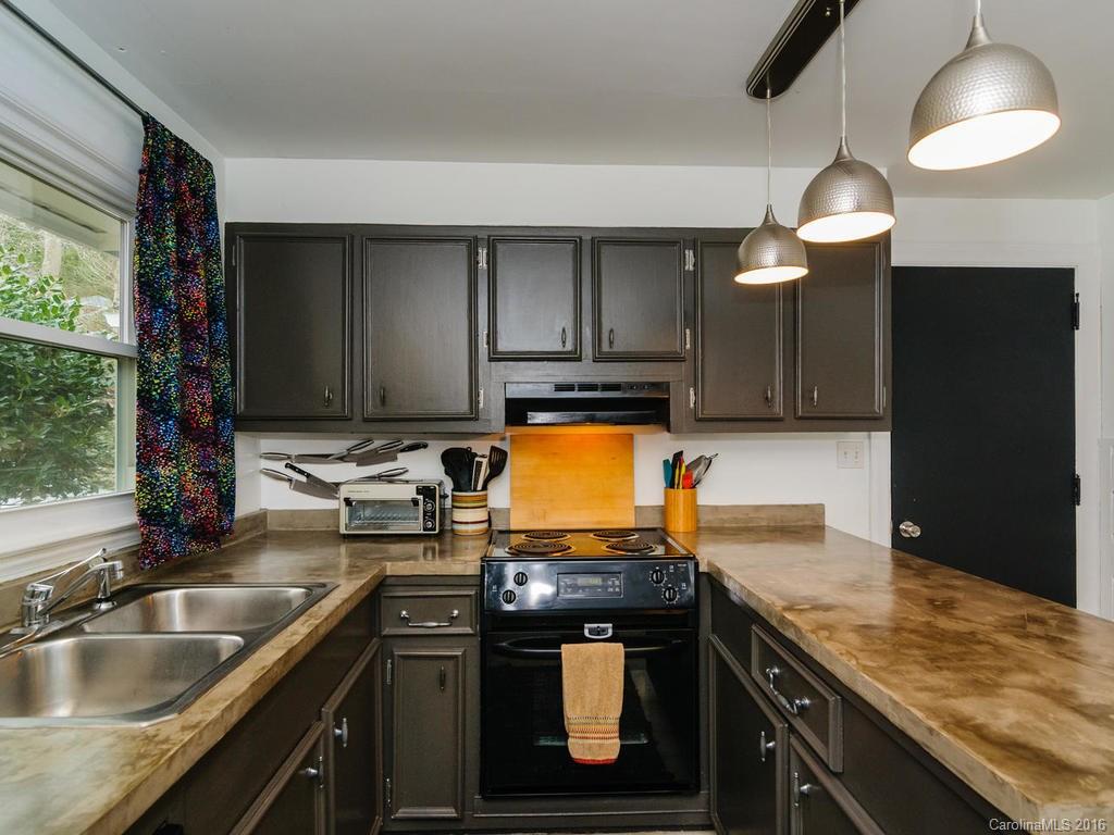 15 Valle Vista Drive Asheville NC 28804