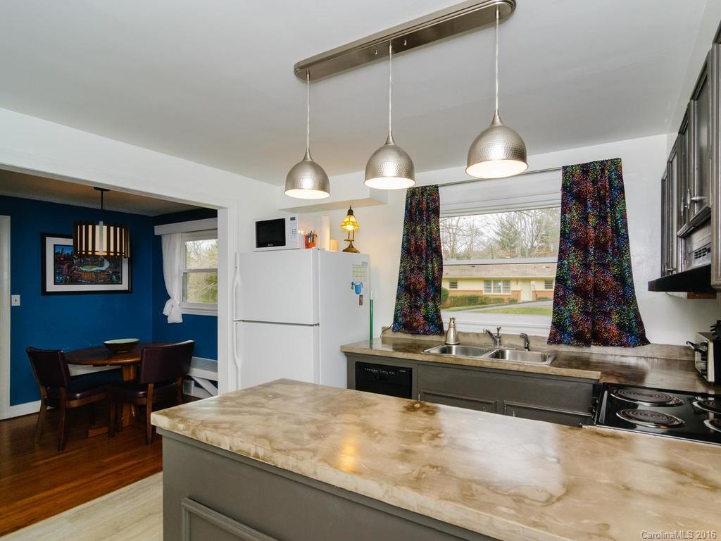 15 Valle Vista Drive Asheville NC 28804