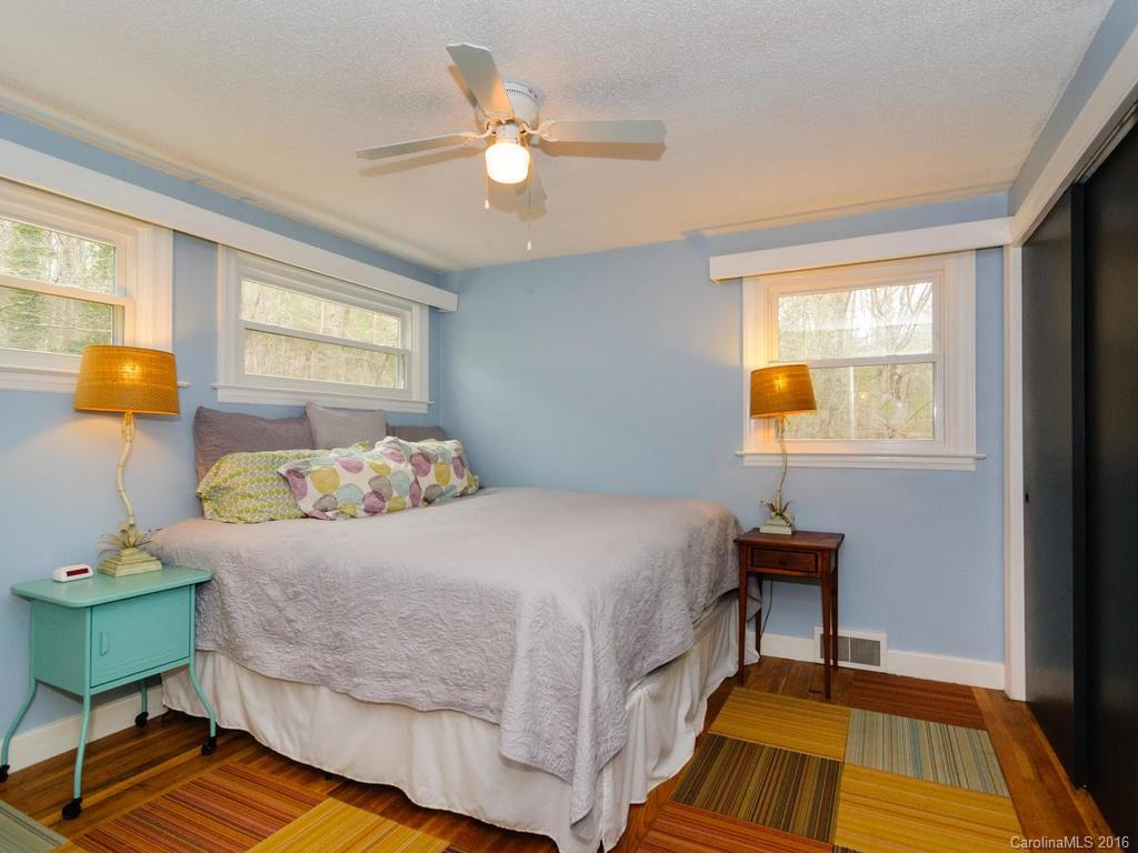 15 Valle Vista Drive Asheville NC 28804