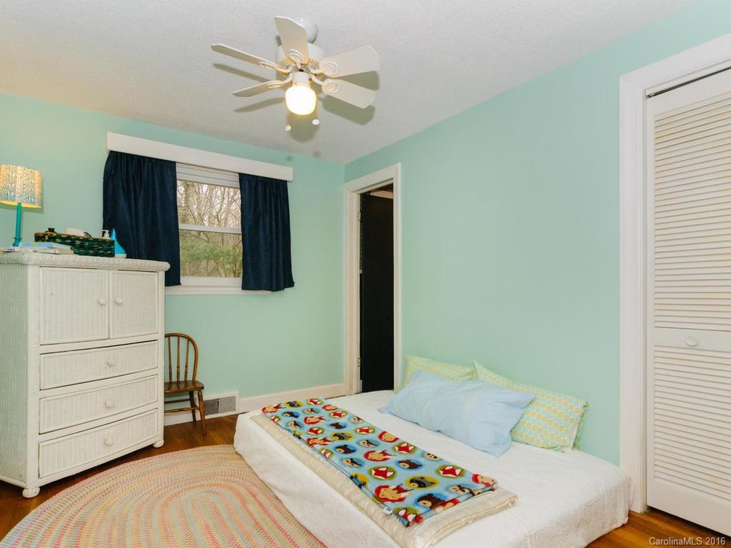 15 Valle Vista Drive Asheville NC 28804