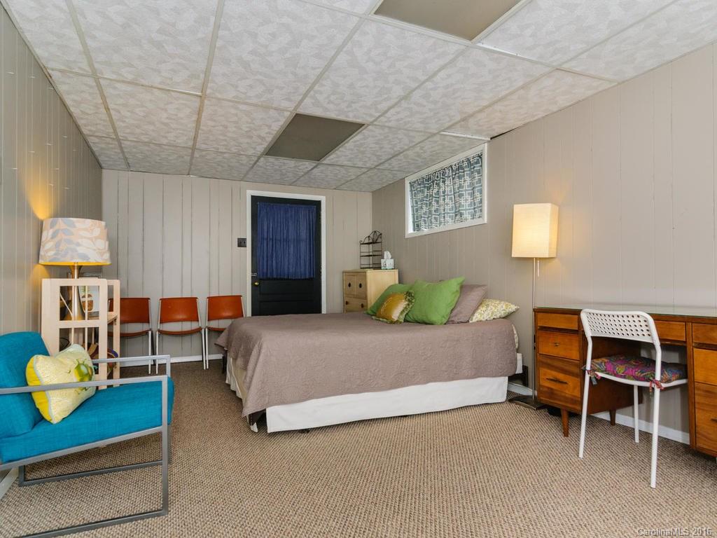 15 Valle Vista Drive Asheville NC 28804