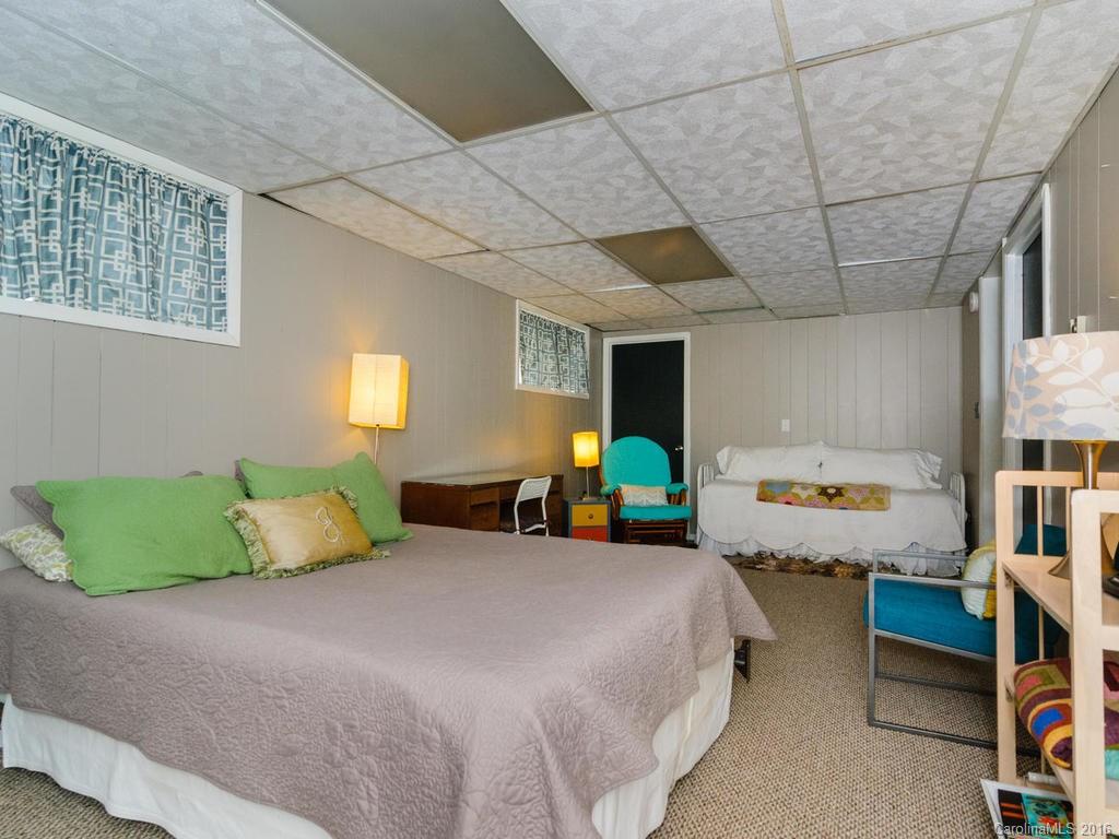 15 Valle Vista Drive Asheville NC 28804