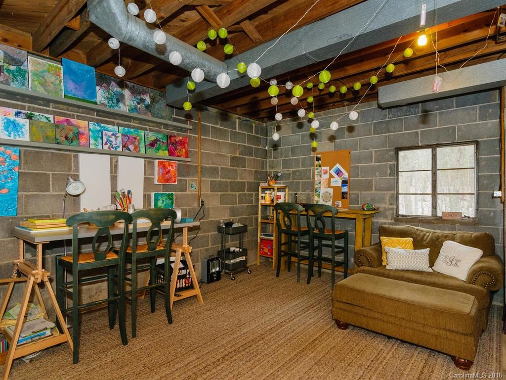 15 Valle Vista Drive Asheville NC 28804