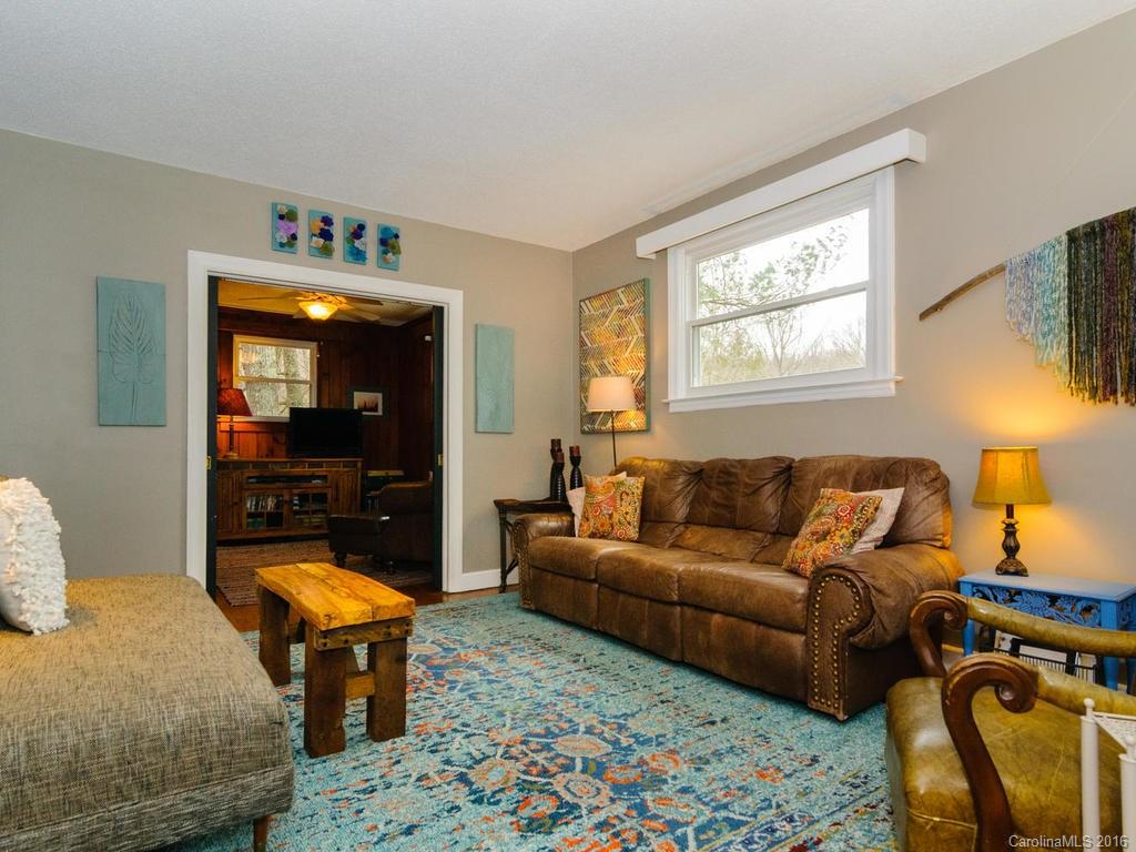 15 Valle Vista Drive Asheville NC 28804