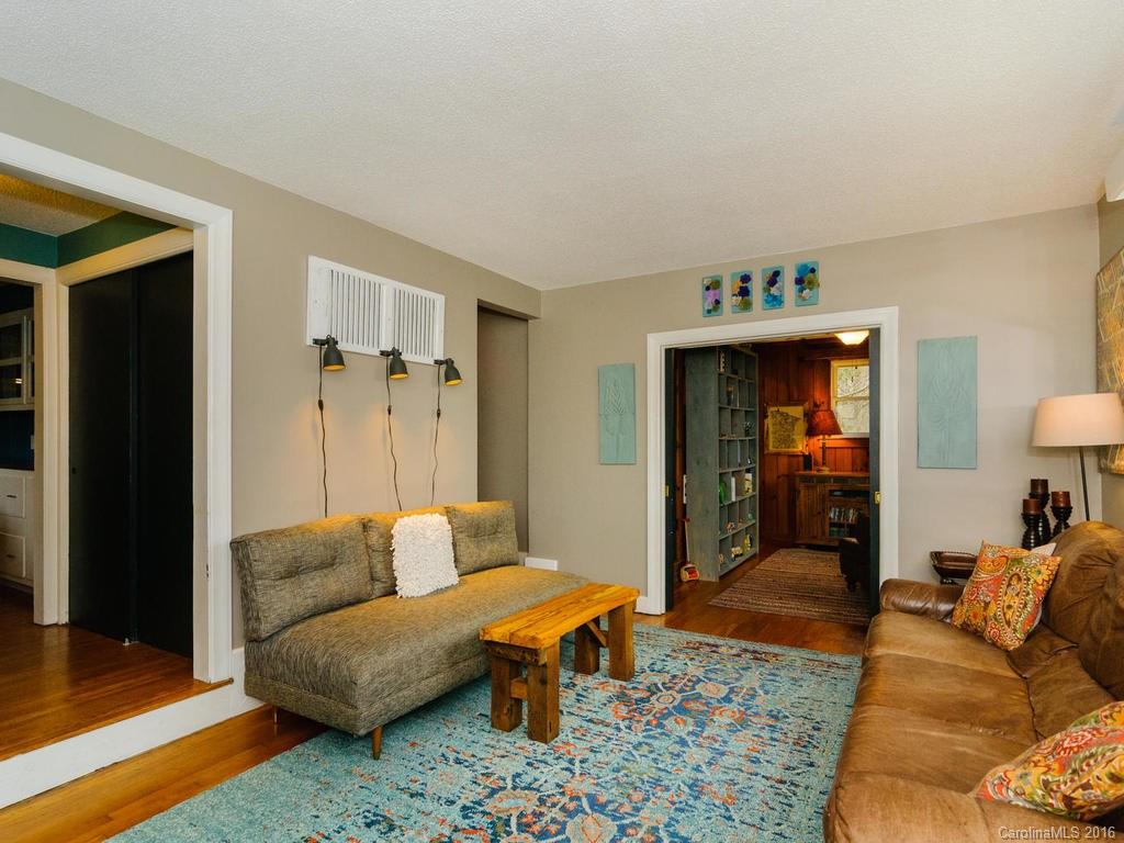 15 Valle Vista Drive Asheville NC 28804