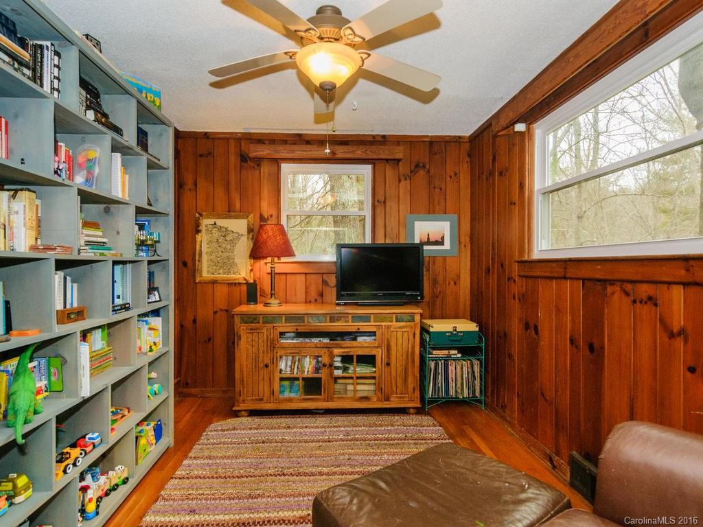 15 Valle Vista Drive Asheville NC 28804