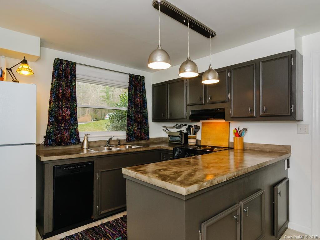 15 Valle Vista Drive Asheville NC 28804