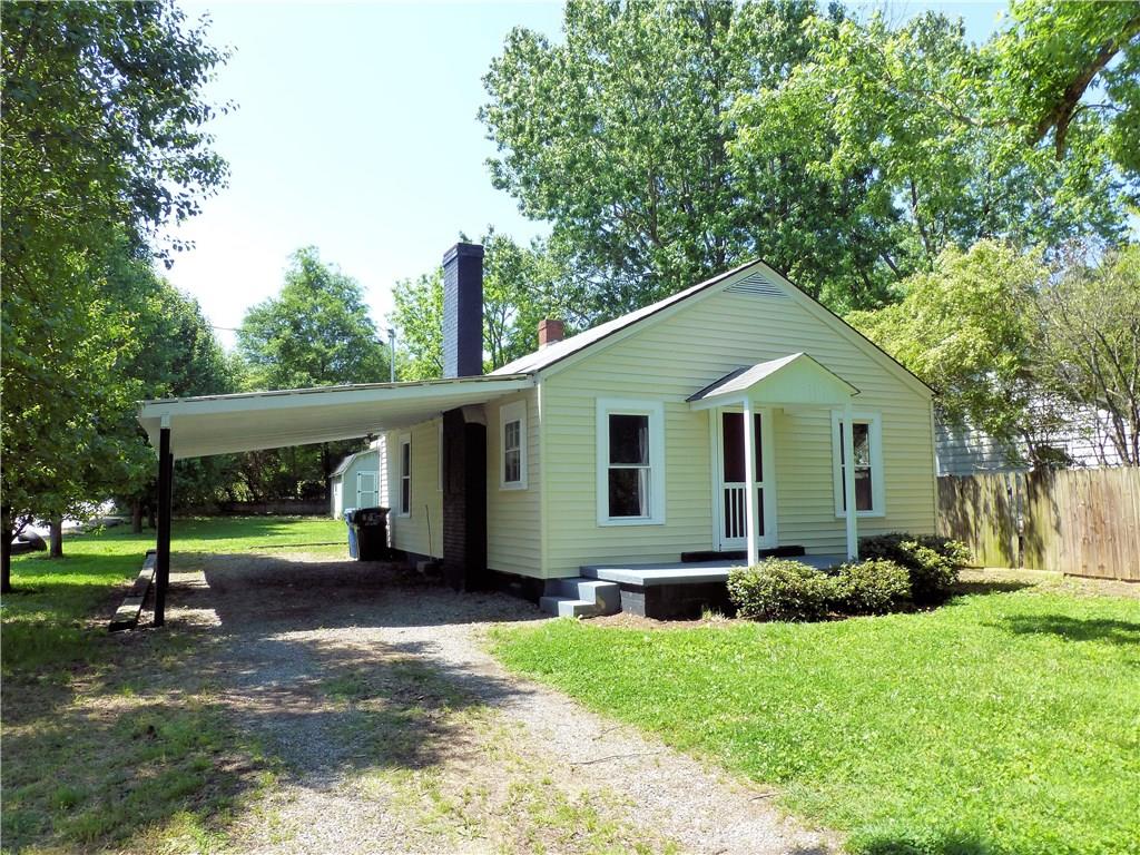 1536 14th Avenue Ne Hickory NC 28601