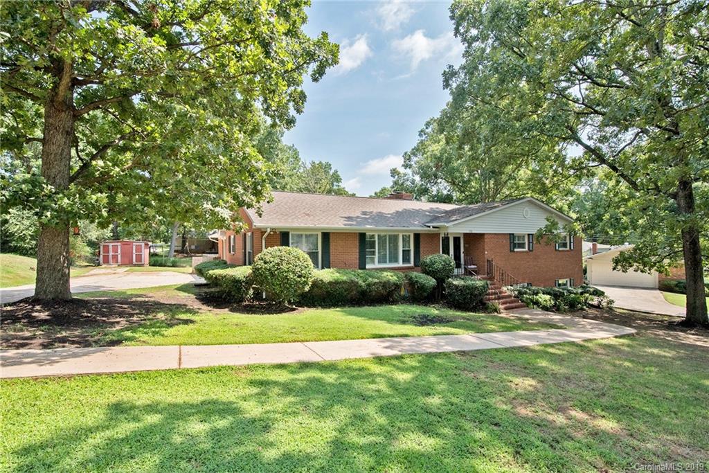 1712 Oakridge Drive Charlotte NC 28216