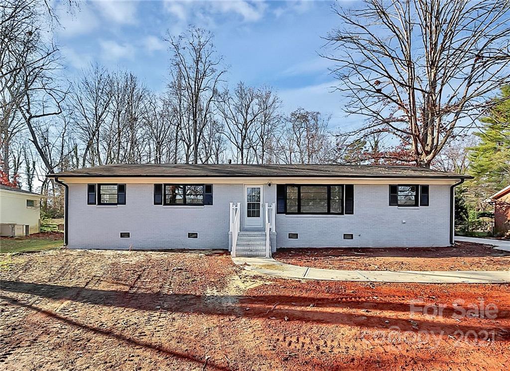 1150 Robinhood Circle Charlotte NC 28227
