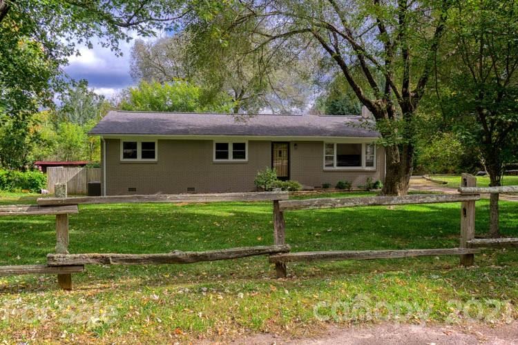 10 Woodview Drive Waynesville NC 28786