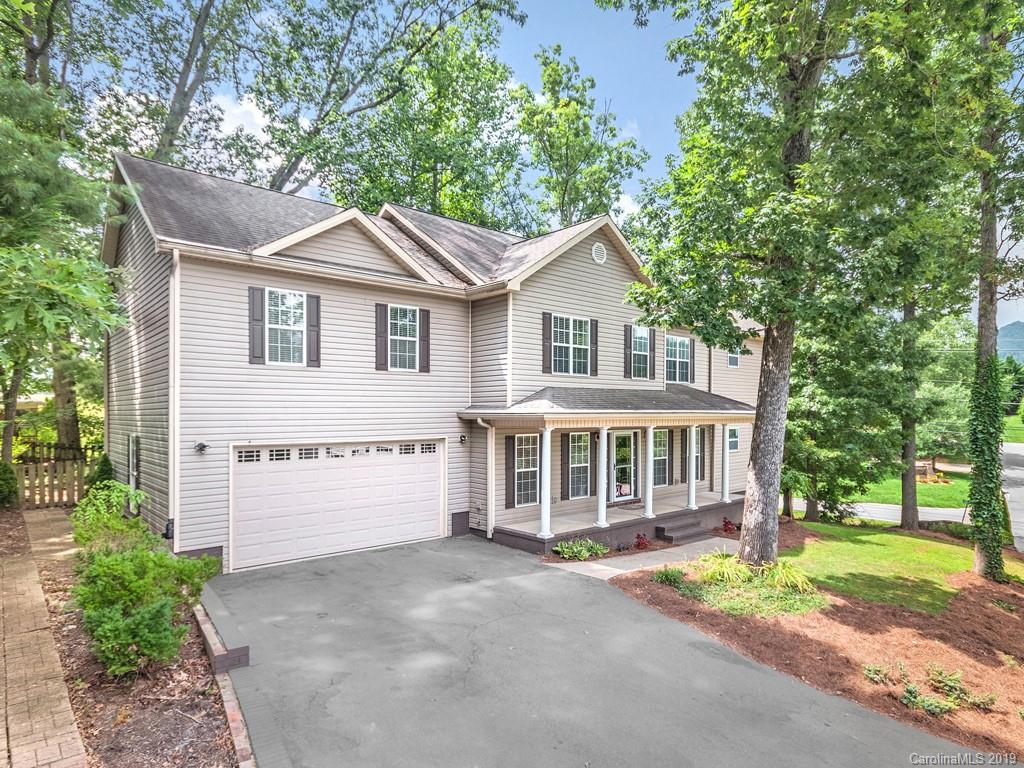 202 Colonel Holcombe Place Candler NC 28715