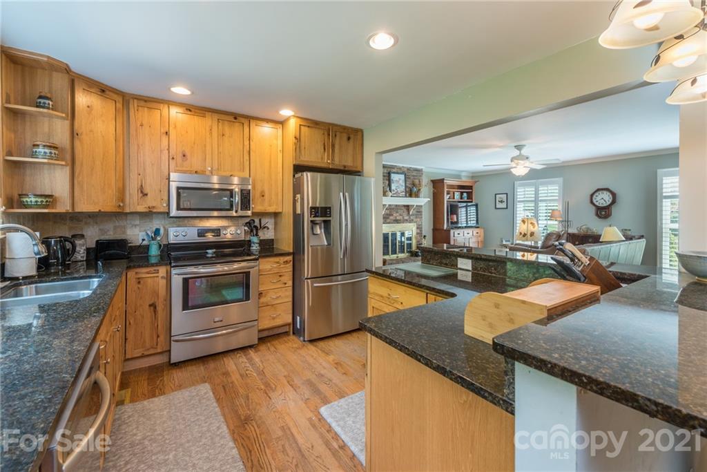 8 Arrow Place Asheville NC 28805