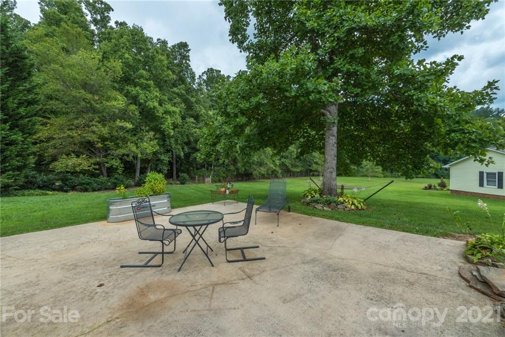 8 Arrow Place Asheville NC 28805