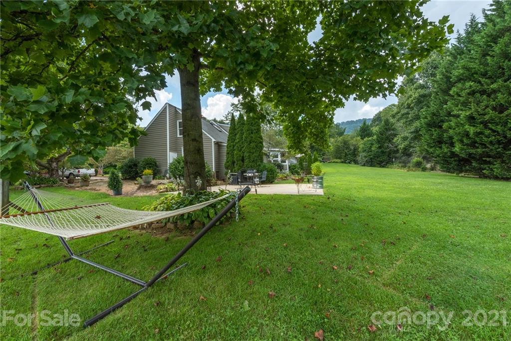 8 Arrow Place Asheville NC 28805