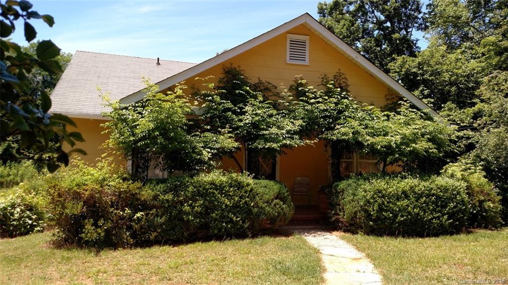 1042 Louisiana Avenue Saluda NC 28773