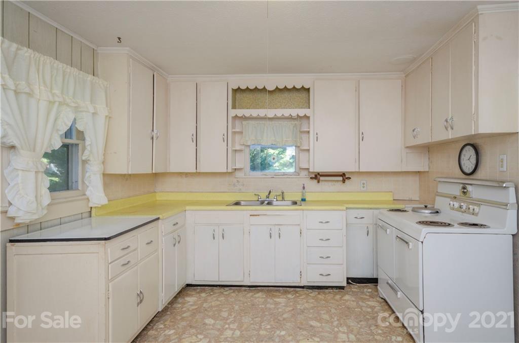 90 Dula Springs Road Weaverville NC 28787