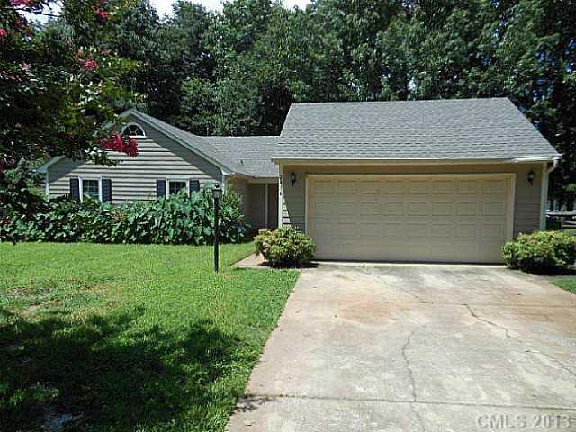 2416 Heather Glen Lane Charlotte NC 28208