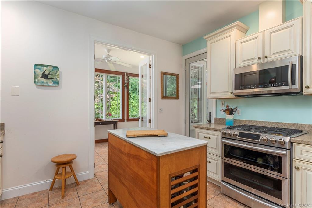 25 Emmaus Road Asheville NC 28805